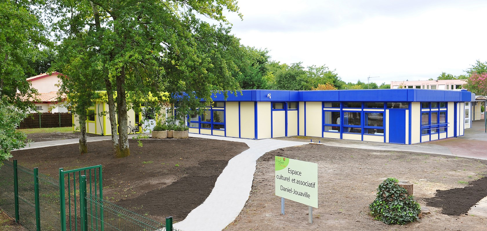 Espace Daniel Jouaville