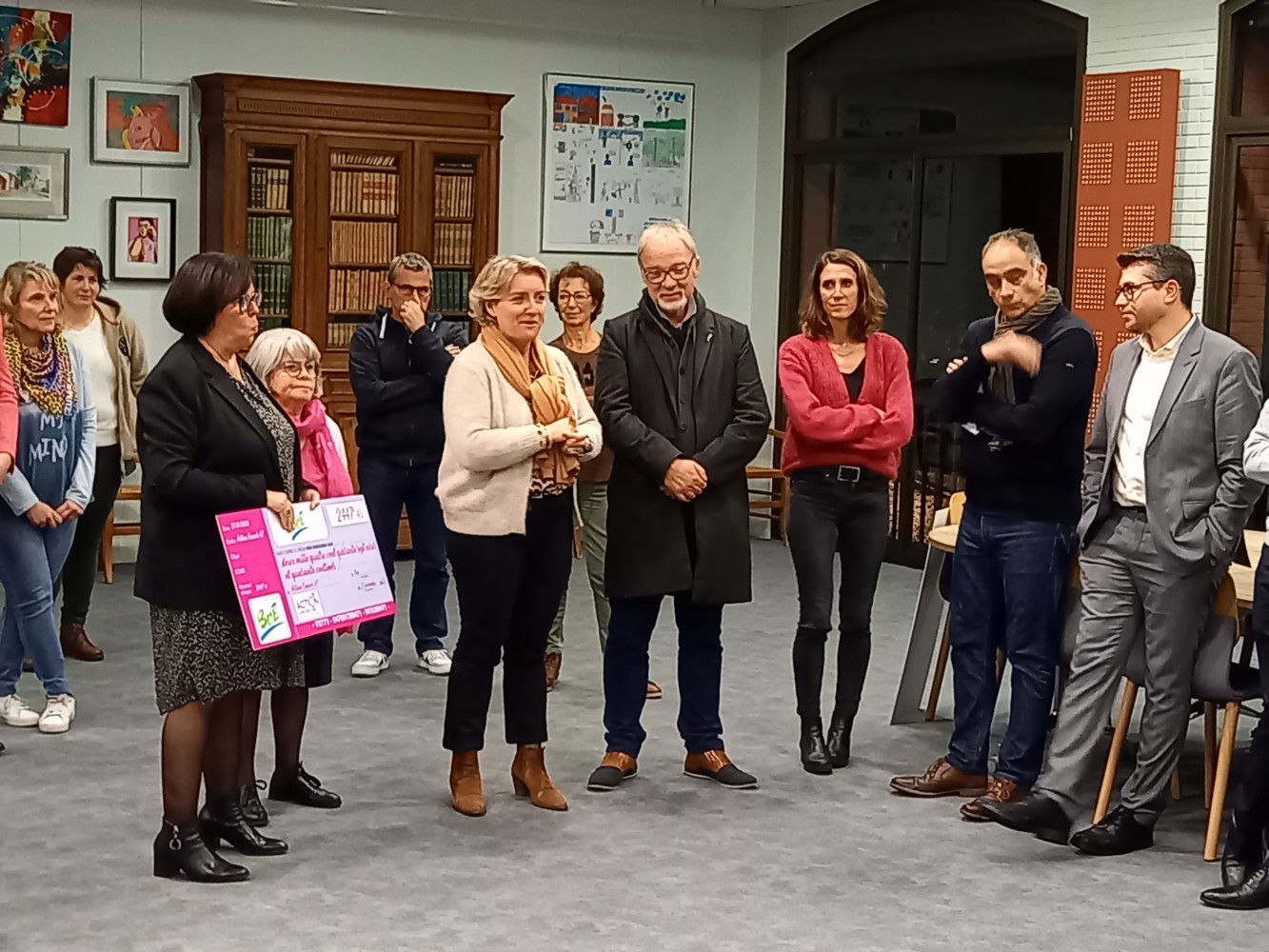 REMISE DE CHÈQUE À L'OCCASION D'OCTOBRE ROSE
