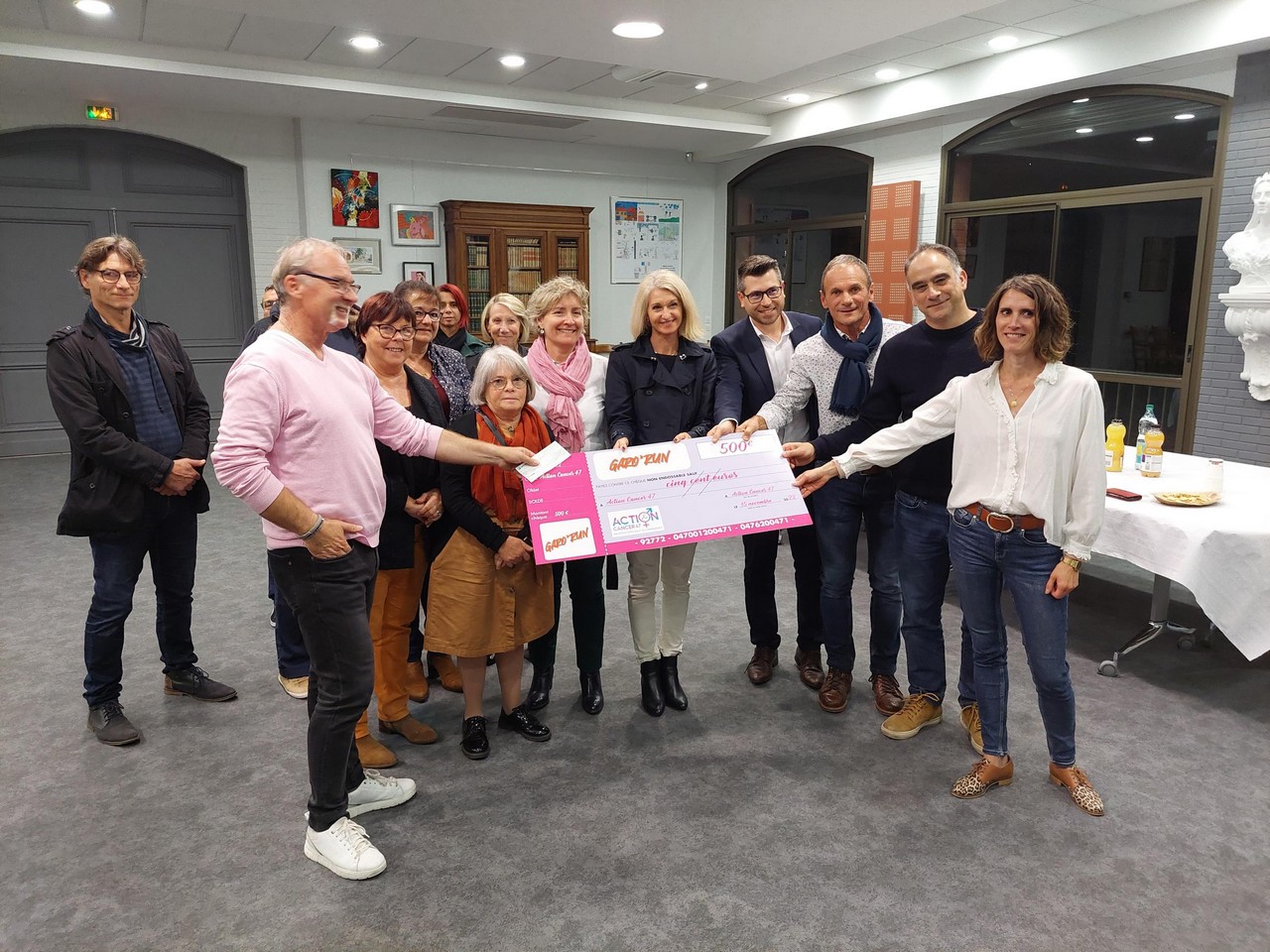 REMISE DE CHÈQUES POUR OCTOBRE ROSE