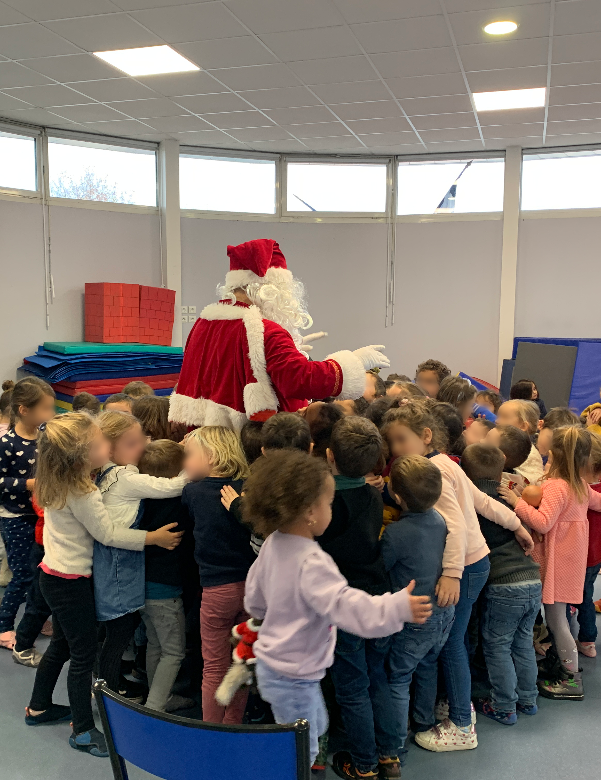 Visite du Père Noël dans les écoles