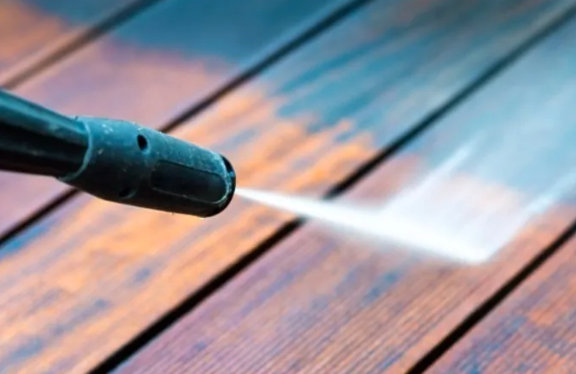 COMMENT NETTOYER SA TERRASSE EN BOIS ?