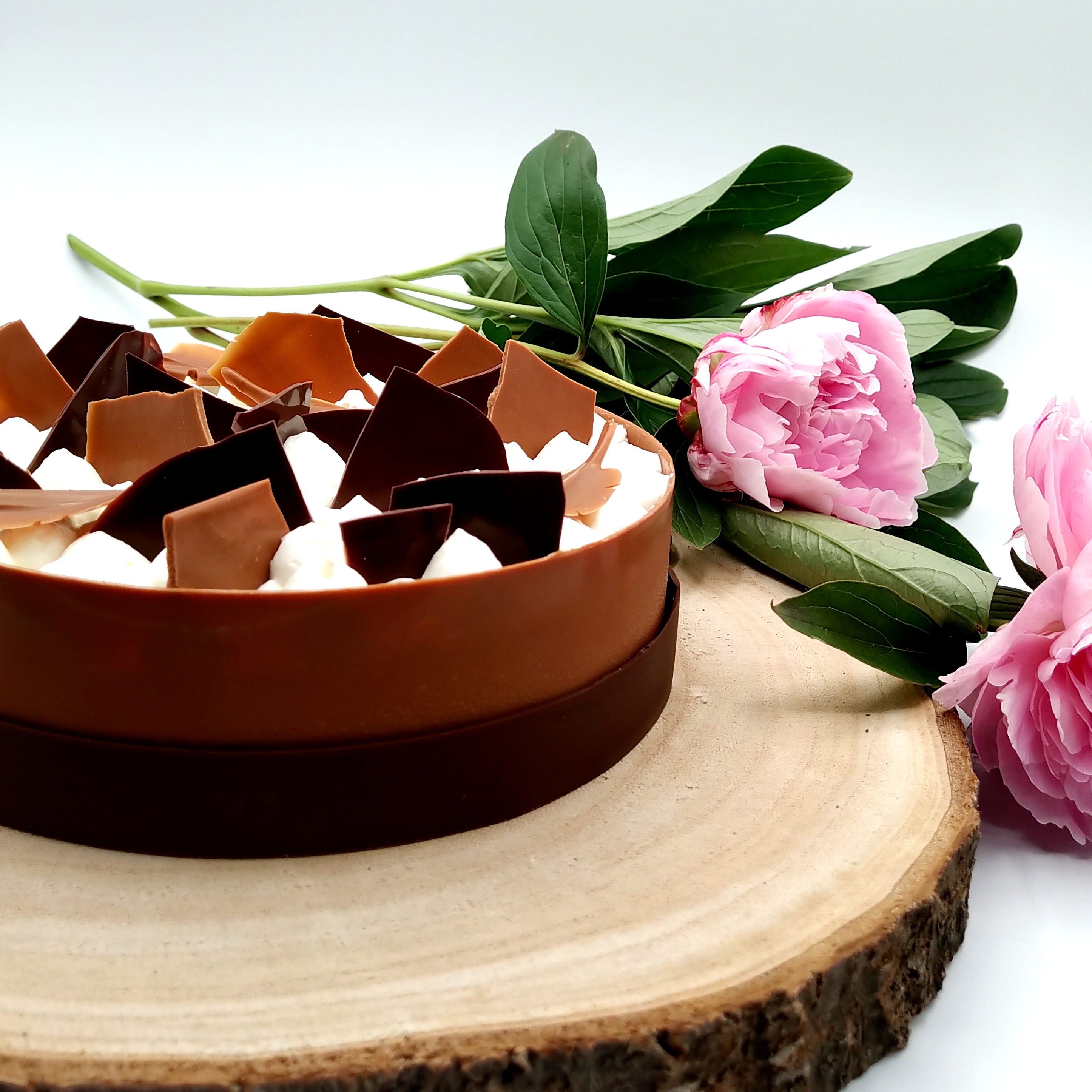 la plume sur le gâteau