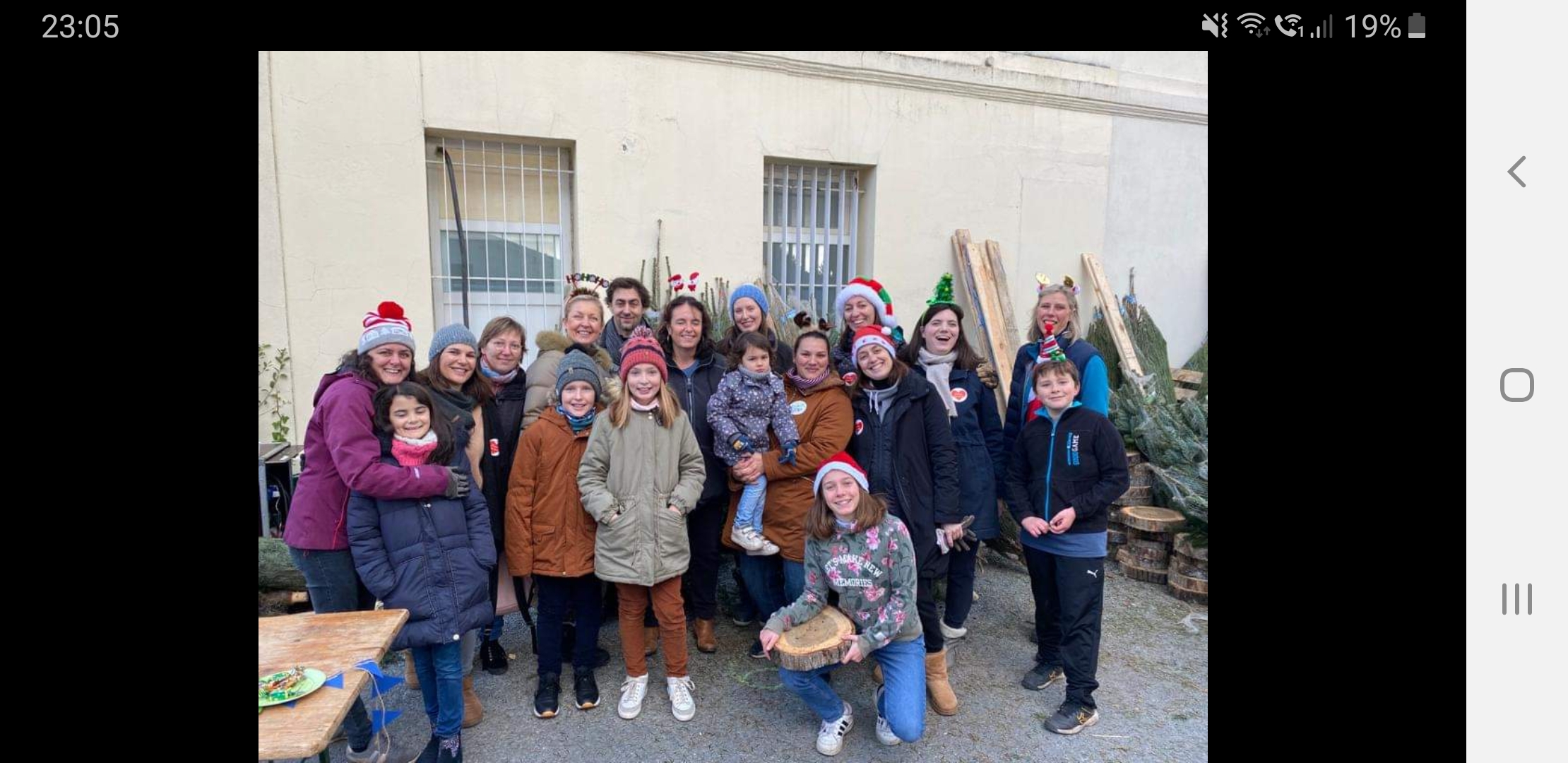 Distribution des sapins de Noël de la FCPE