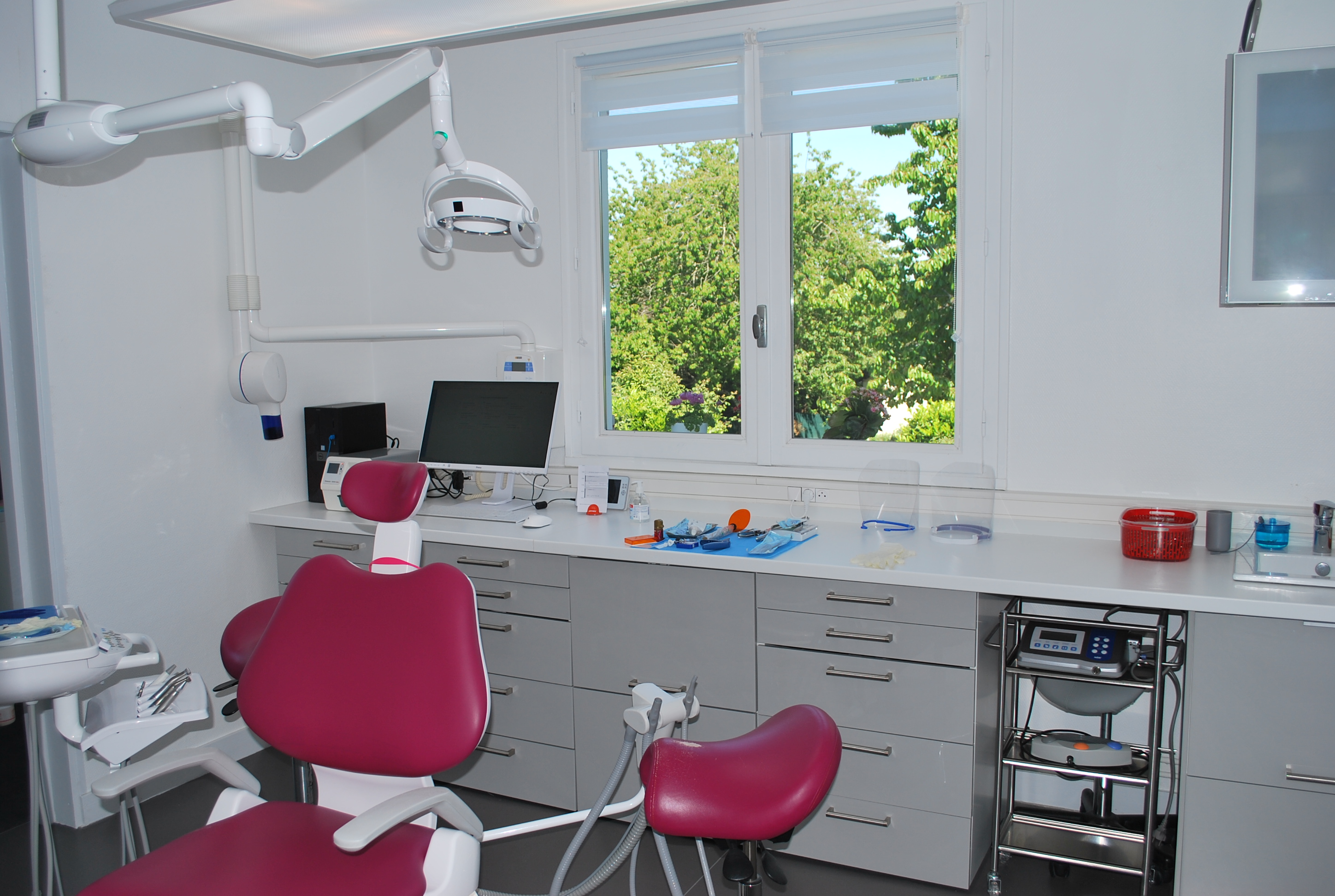 CABINET DENTAIRE DES COTEAUX -  DR TCHUIDJANG