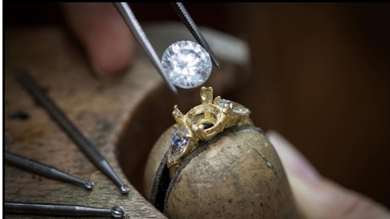 Bijoutier Joaillier Atelier de Caroline. Bijoux or et argent.