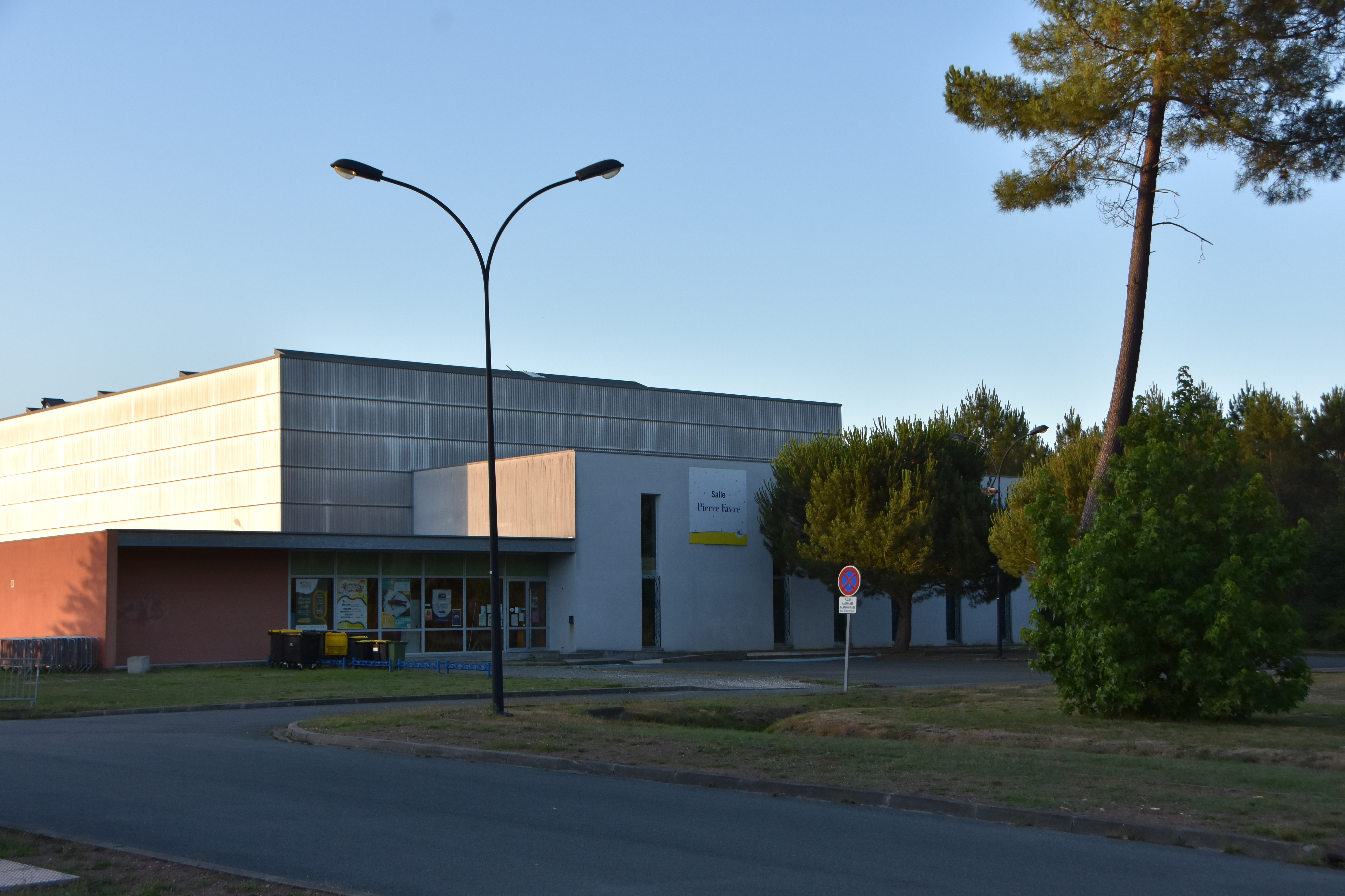 Salle Pierre Favre