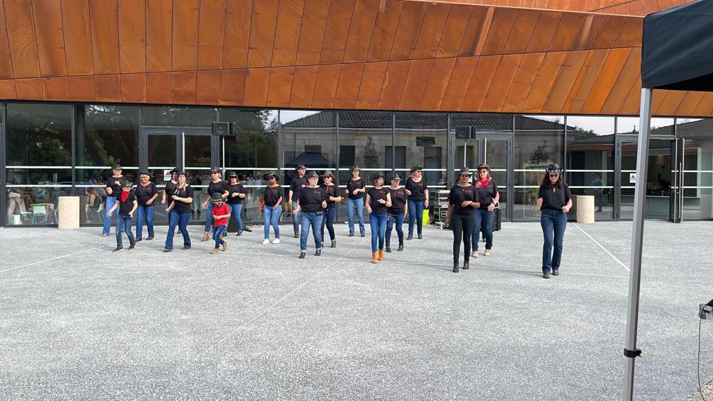 Démo et initiation Nashv'illac Country au Forum des associations à 11 heures