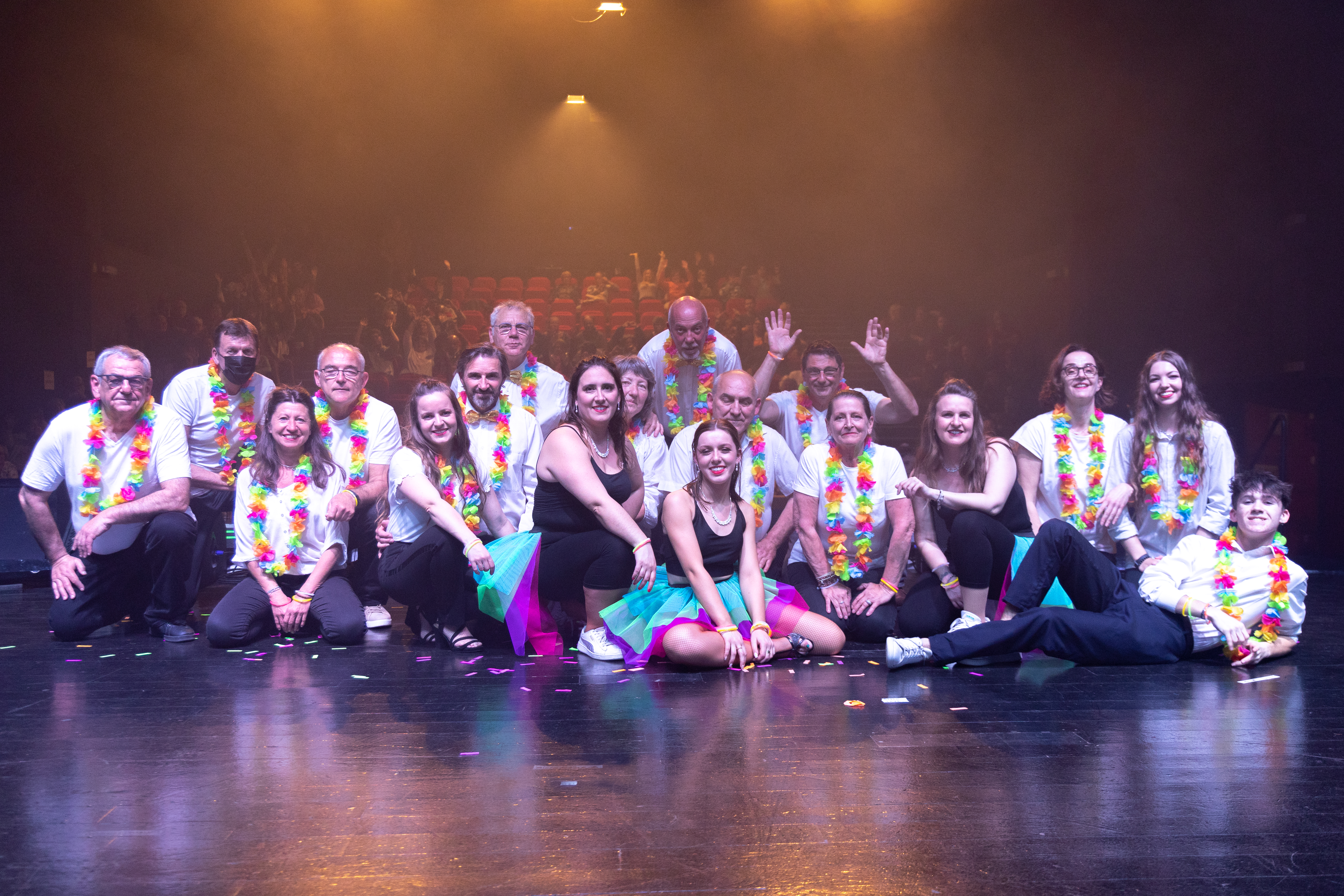 Danc'sing Show cherche toujours chanteuses / Danseurs Danseuses