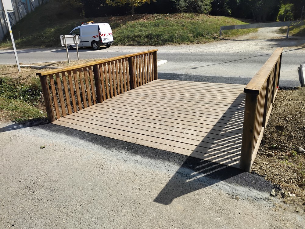 Route de Passeligne : le ponton bois désormais accessible aux piétons