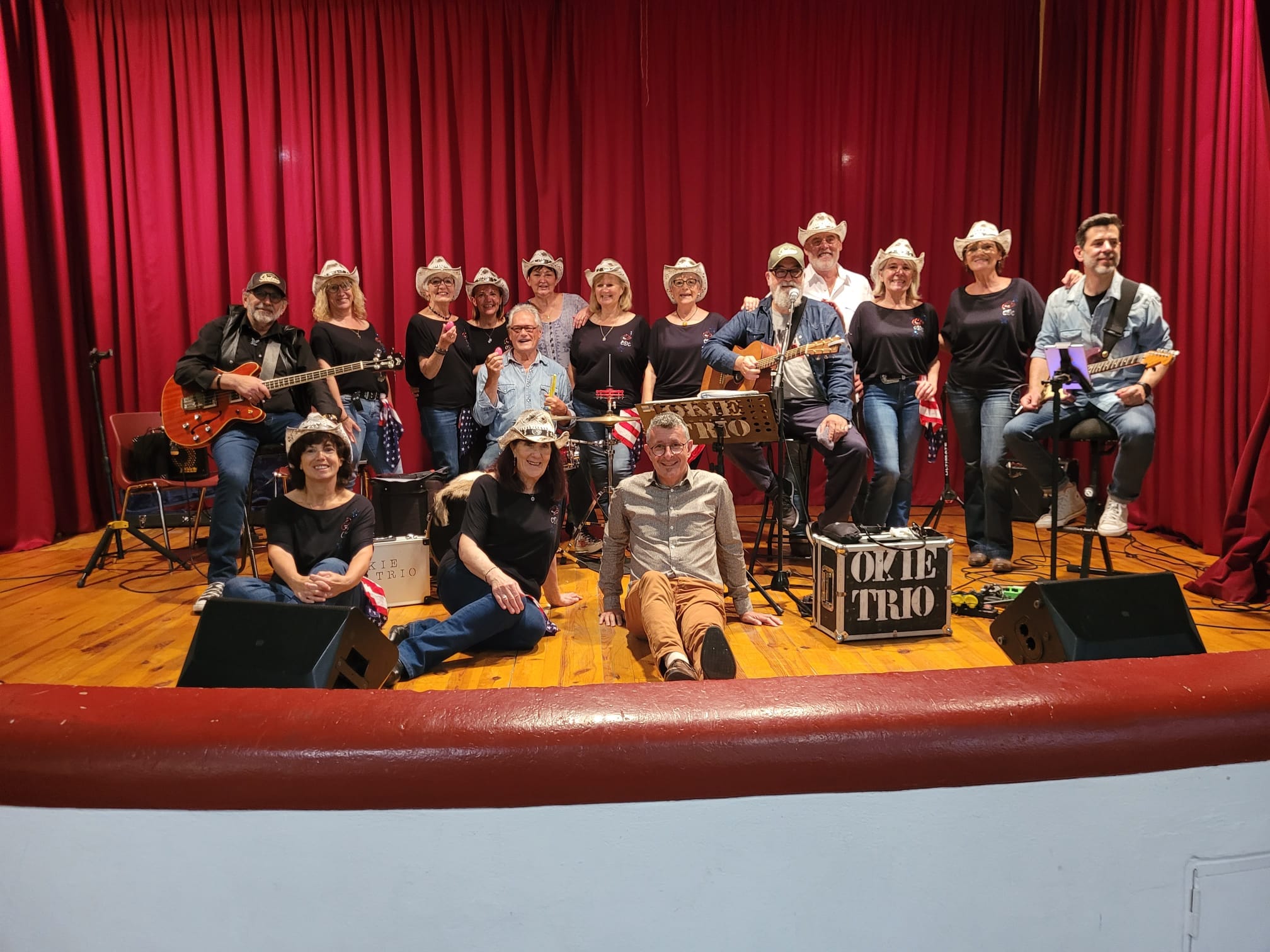 Notre démo à Trouillas avec le groupe Okie Trio